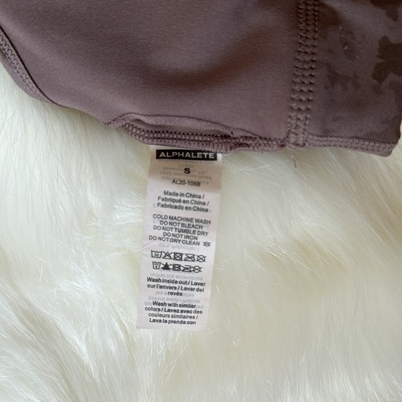 Alphalete Surface Wrap Bra - Picture 5 of 5